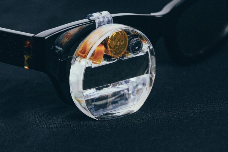 Singapore AI-Powered AR Wearable Startup Scores $3 Million From Oculus And Siri Cofounders