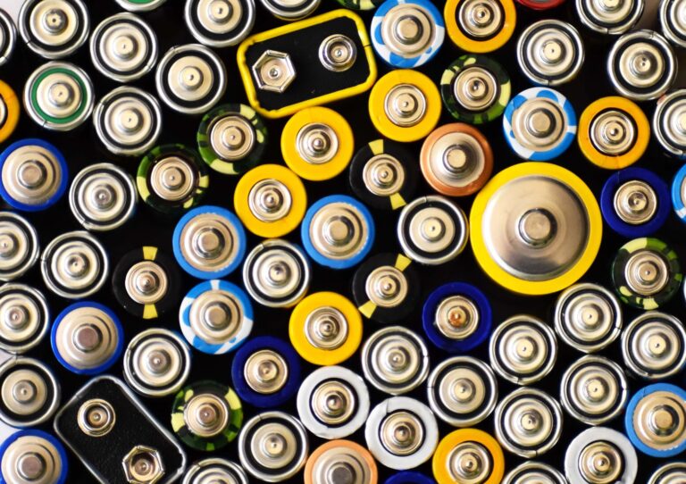Cathode oxidation research overturns current thinking on batteries