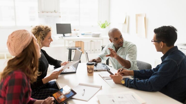 5 Attractive Reasons To Join A Family Business Despite Being An Outsider