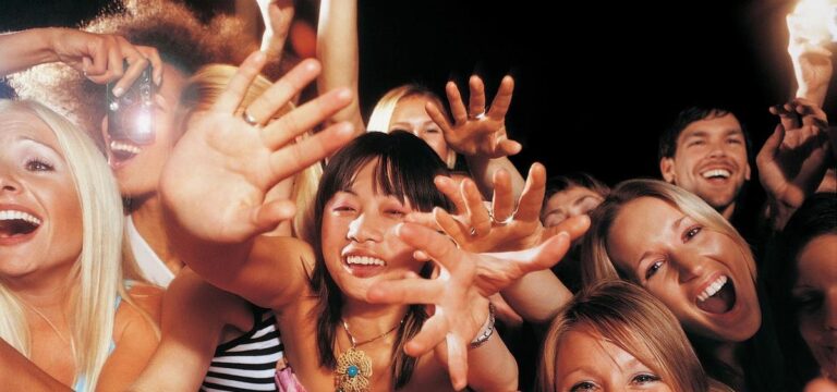 A Psychologist Lists 3 Ways To End A Problematic ‘Parasocial Relationship’