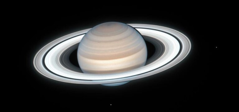 See Saturn Shine And A Red Giant Eclipsed: The Night Sky This Week