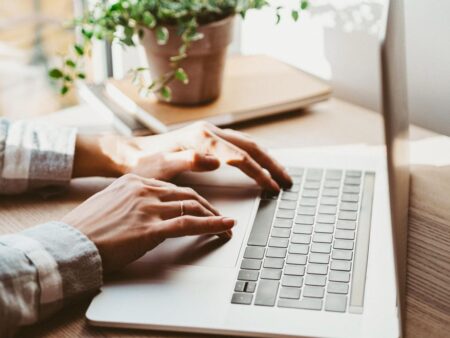 Leveraging The Power Of LinkedIn For Strategic Business Promotion
