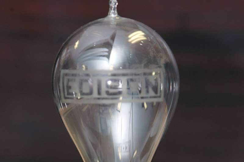 Prepare to flick off your incandescent bulbs for good under new US rules that kicked in this week