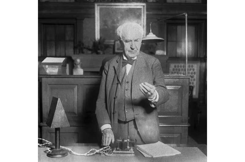 Prepare to flick off your incandescent bulbs for good under new US rules that kicked in this week