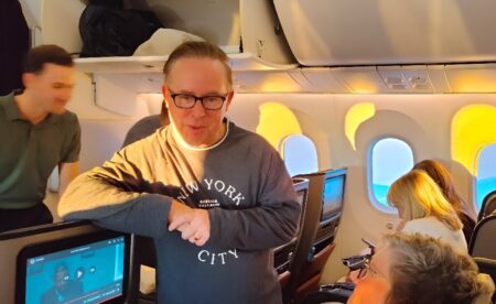Qantas CEO steps down early as airline falls out of favor