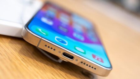 Apple Loop: iPhone 15 Pro Review, Apple Watch Battery Concerns, Critical iPhone Warning