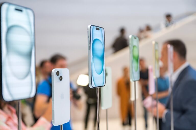 EU tells Apple chief to ‘open up’ to rivals