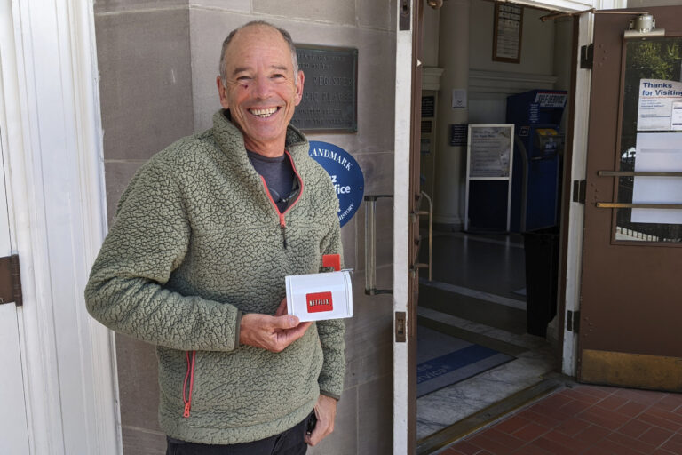 Netflix’s DVD-by-mail service bows out as its red-and-white envelopes make their final trip