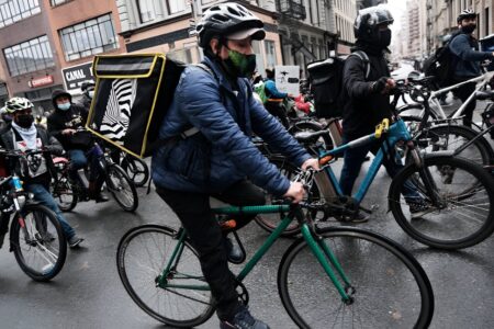 NY judge says pay raise for delivery workers can go ahead