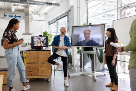The Hidden Dynamics Behind Hybrid Work Strategies
