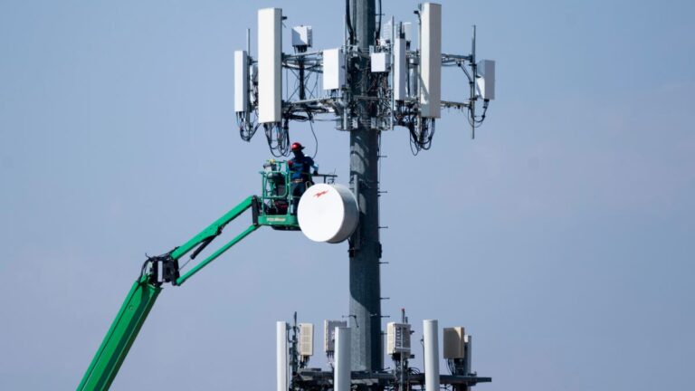 Nationwide Emergency Phone Test For Oct. 4 Sparks Conspiracy Theories