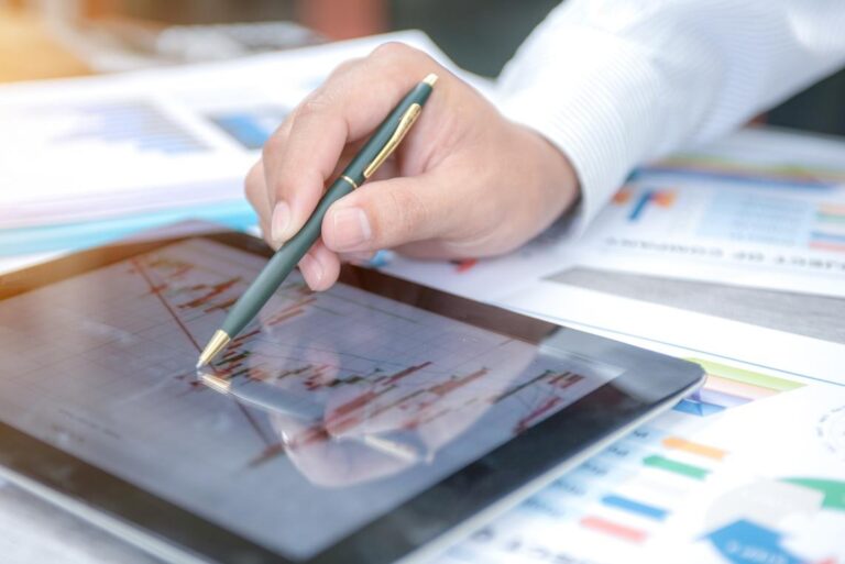 Best Practices For Incorporating AI Into Your Company’s Revenue Processes