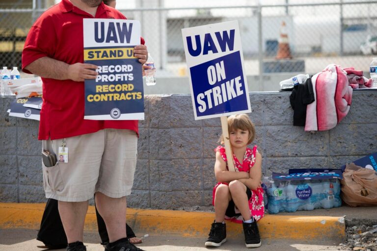 GM Agrees To Put EV Battery Plants Under National Union Contract, UAW Says