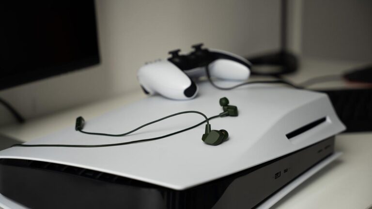 Plunge Into Spatial Audio And Virtual Reality With Final’s VR2000 Earbuds