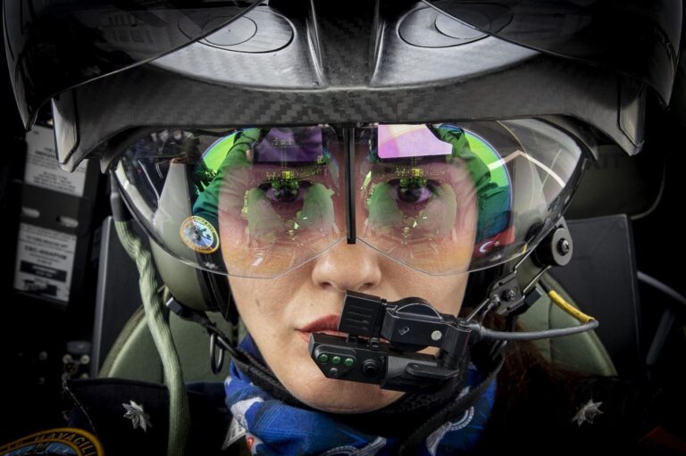 Software Co-Pilots Now Guide Data Analytics