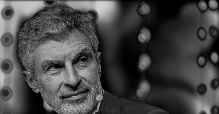 A ‘Godfather of AI’ Calls for an Organization to Defend Humanity