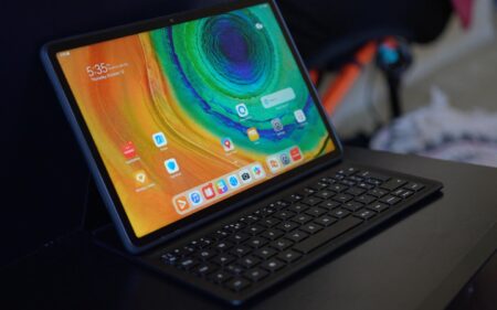 Versatile Tablet Can Be Both E-Ink And Conventional Slate