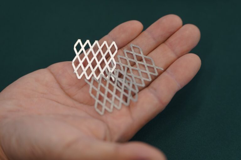 Engineering team develops new ultra stainless steel for hydrogen production