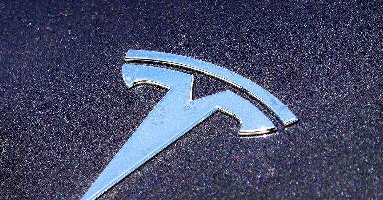 Swedish Ports Threaten to Block Teslas From Entering the Country