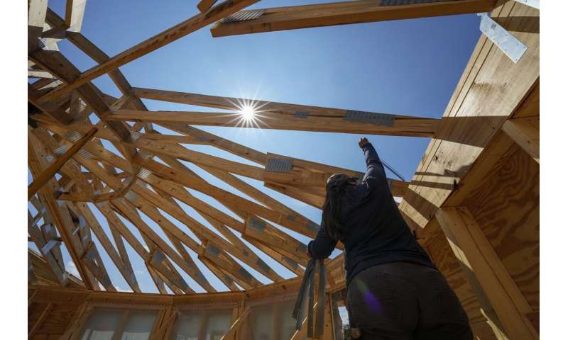 Some houses are being built to stand up to hurricanes and sharply cut emissions, too