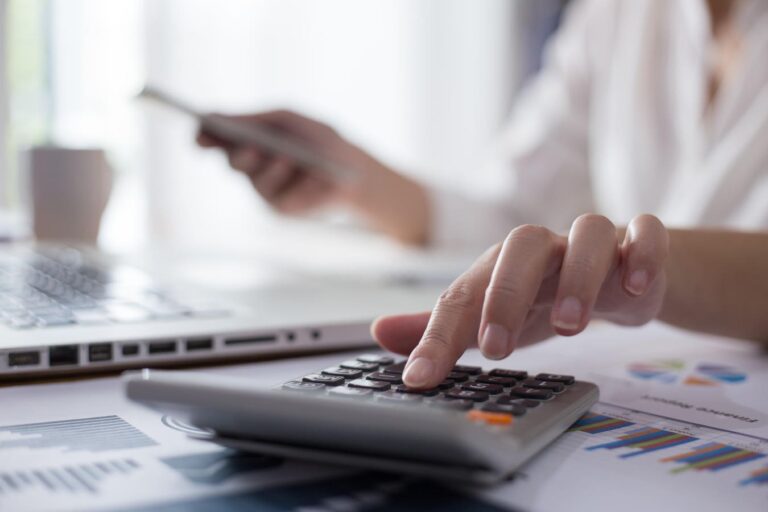 Revenue-Based Financing Vs. Traditional Venture Debt: Unpacking The Distinctions