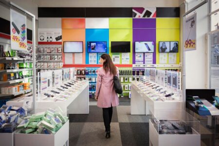 The Retailer’s Guide To The AI Hype Universe