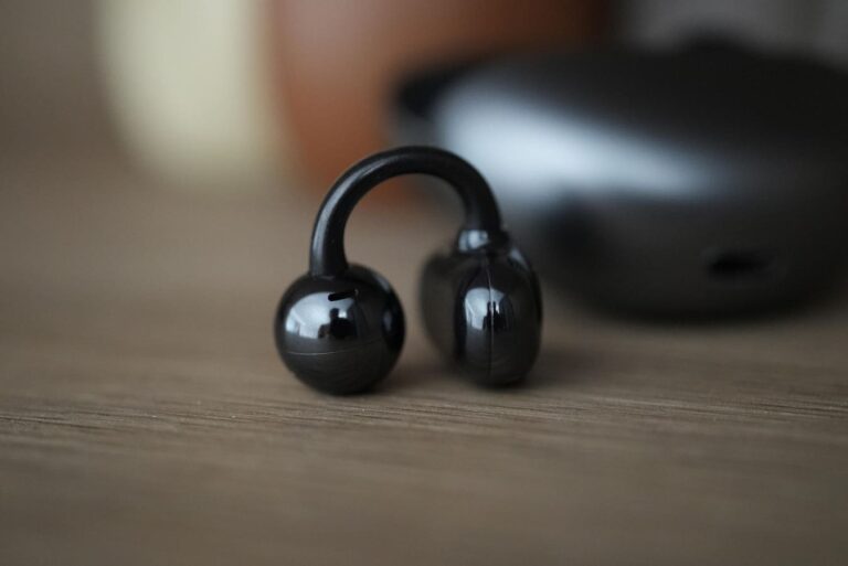 Huawei’s Odd Earbuds Are The Most Comfortable I’ve Worn