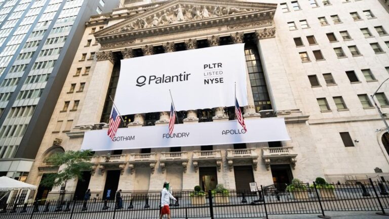 Palantir, Three Other Cloud Stocks Poised For An Acceleration In 2024