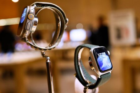 Apple Loop: iPhone 16 Pro AI Secrets, Snapdragon’s MacBook Air Challenge, Apple Watch Shock