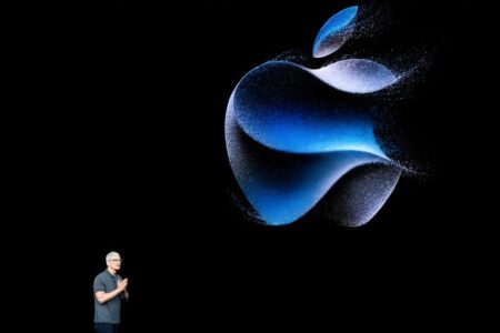 Apple ready to open iPhone tap-to-pay to rivals—in the EU