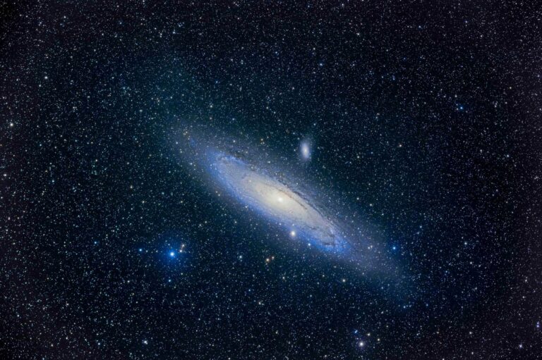 Waning ‘Wolf Moon’ Reveals The Andromeda Galaxy: The Night Sky This Week