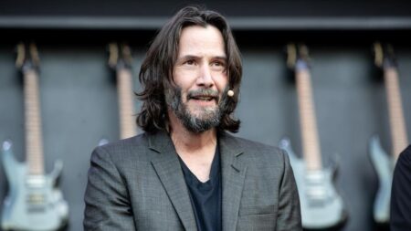 Viral Story About Keanu Reeves Refusing To Give Whoopi Goldberg Award Is Totally Fake