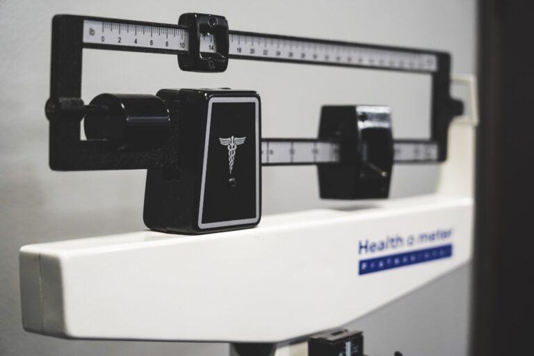 A mechanical engineer explains why Finnish airline Finnair is weighing passengers
