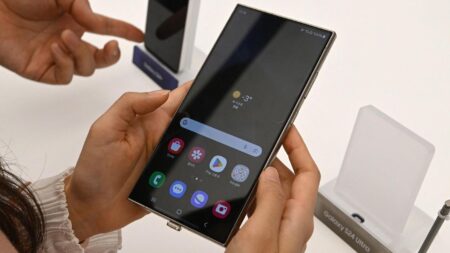 Android Circuit: Galaxy S24 Ultra Problems, Honor Magic6 Lite Review, Pixel Goes Underground