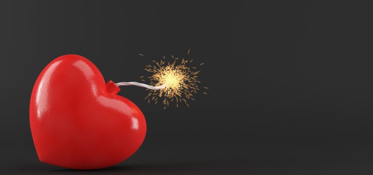 A Psychologist Reveals 2 Commonly Missed Relationship Red Flags