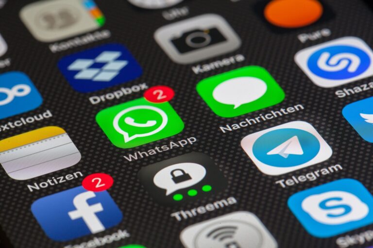 Apple boosts iMessage security to fend off quantum computing attacks