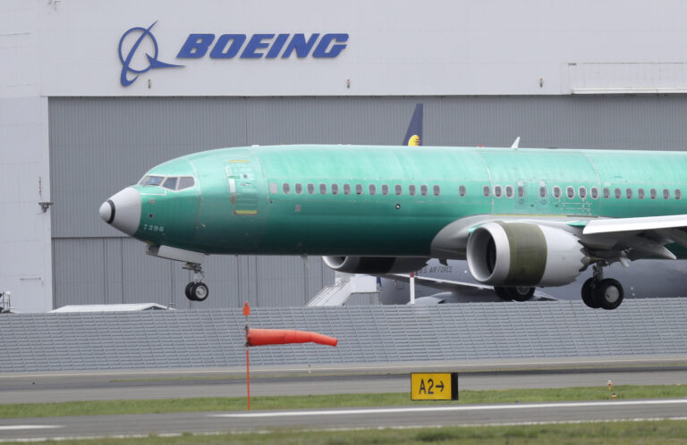 Investigators say they confirmed pilots’ account of a rudder-control failure on a Boeing Max jet