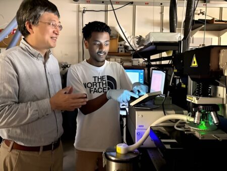 Engineering team discovers new high-performance solar cell material