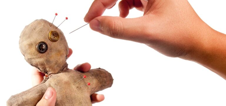 3 Signs You Have ‘Religious Trauma,’ According To A Psychologist