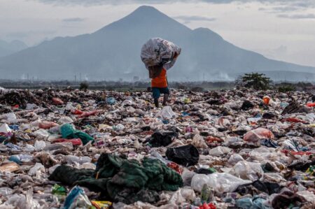 The Right Likes The Past, But We All Hate The Present, Study Shows