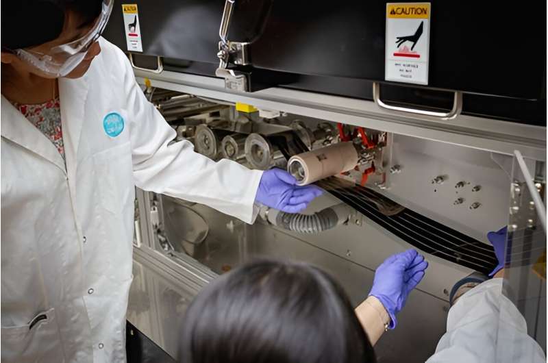 CSIRO achieves record efficiency for next-gen roll-to-roll printed solar cells