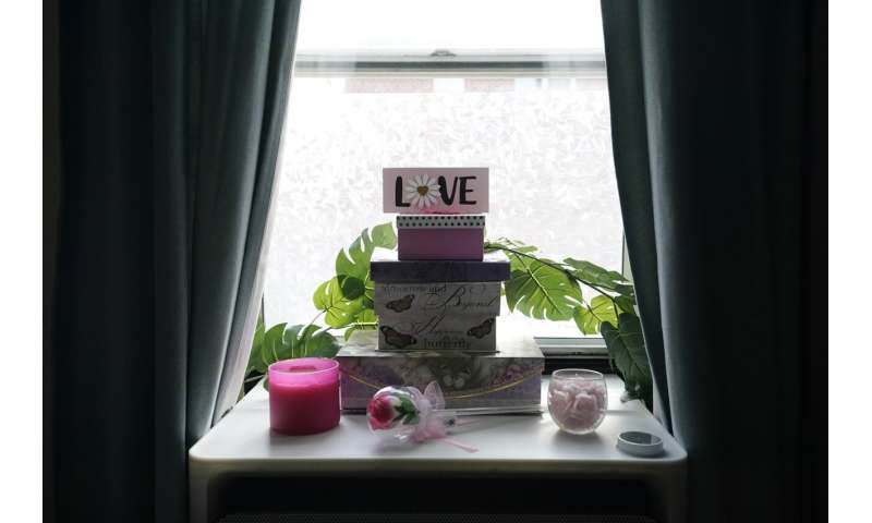 In New York City, heat pumps that fit in apartment windows promise big emissions cuts