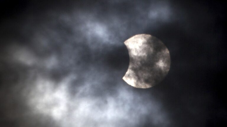 Cloud Cover And The Total Solar Eclipse – ‘The 2-Day Warning’